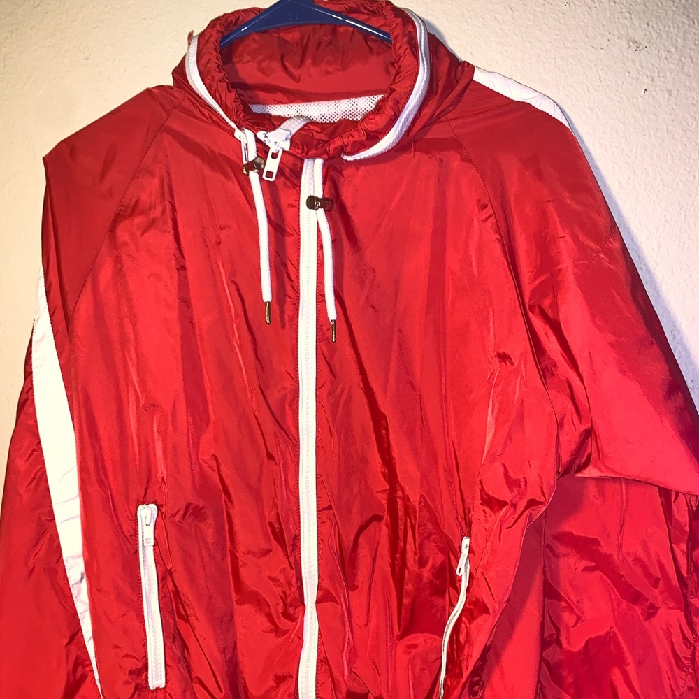 RED & WHITE WINDBREAKER WITH ZIP AWAY HOODIE